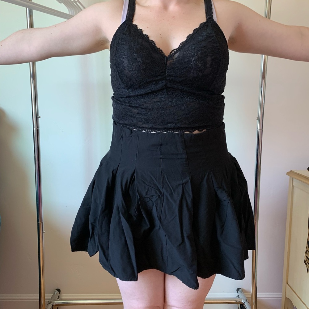Basic Black Pleated Skirt